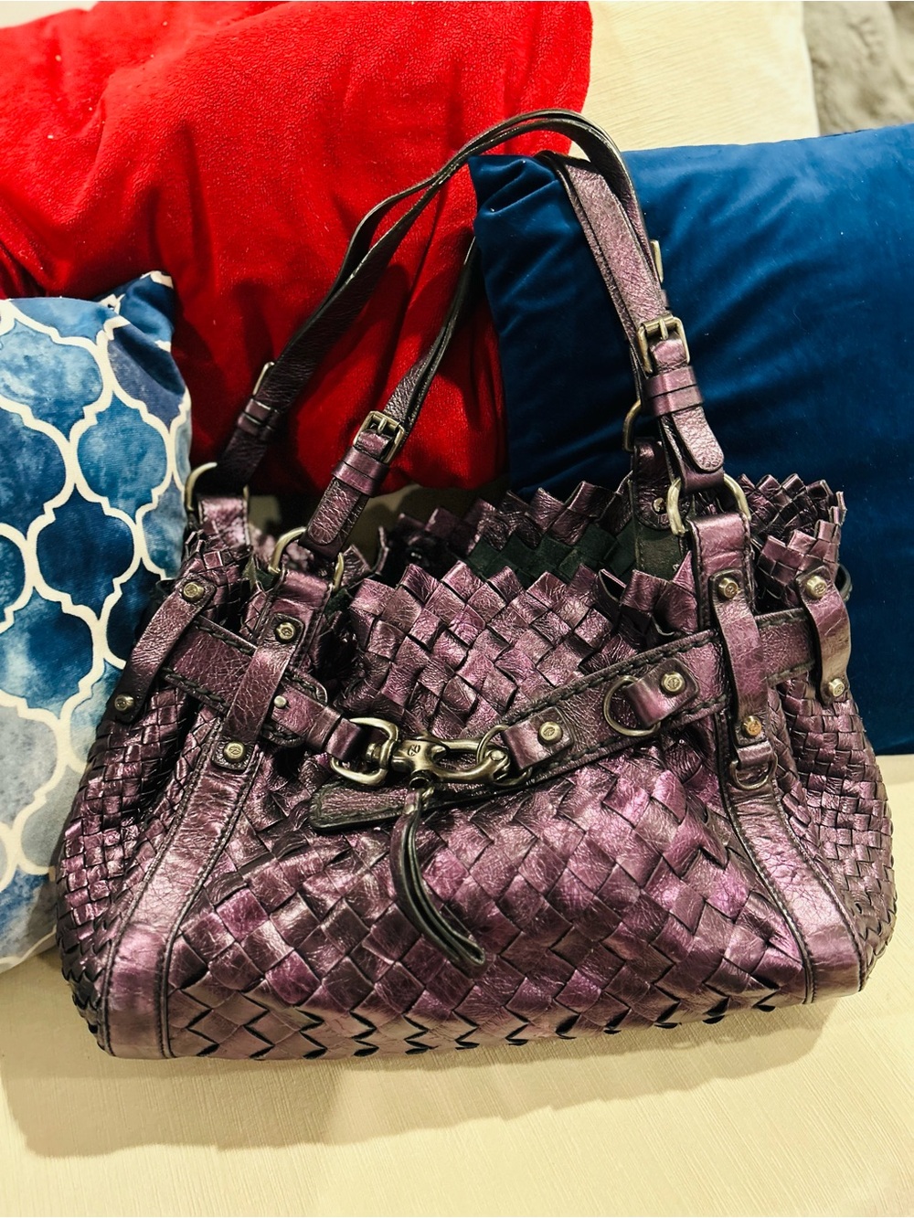 Vintage gorgeous Francesco Biasia Metallic Purple Woven leather shoulder Bag